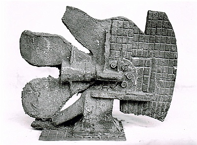 1980 - Fluegelmutterfigur I - Bronze - Abguss der Schoggifluegelmutterfigur - 44,5x55x18 cm